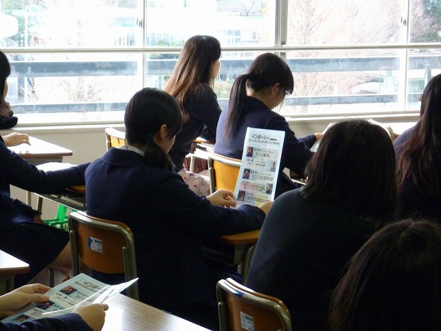 桐朋配布様子.jpg